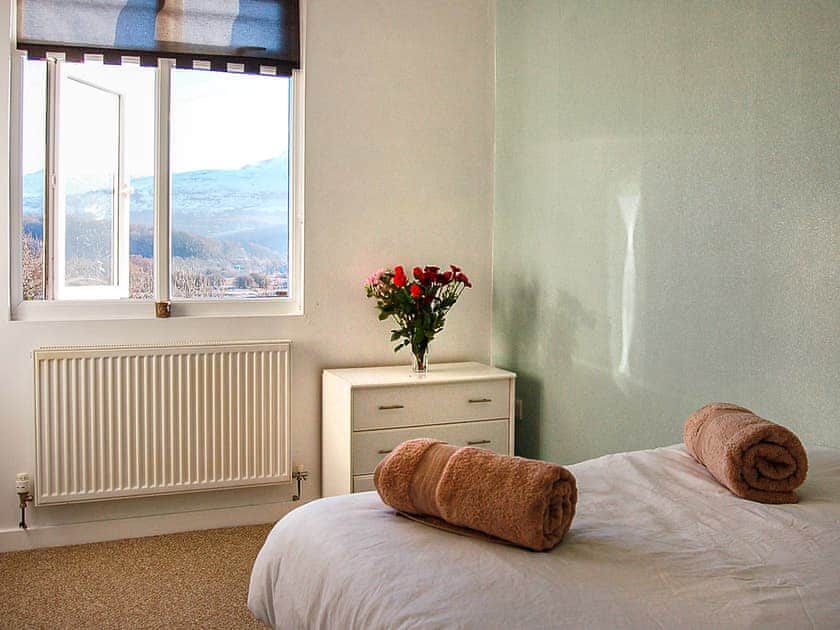 Double bedroom | Tawel Fryn, Llanelltyd, near Dolgellau
