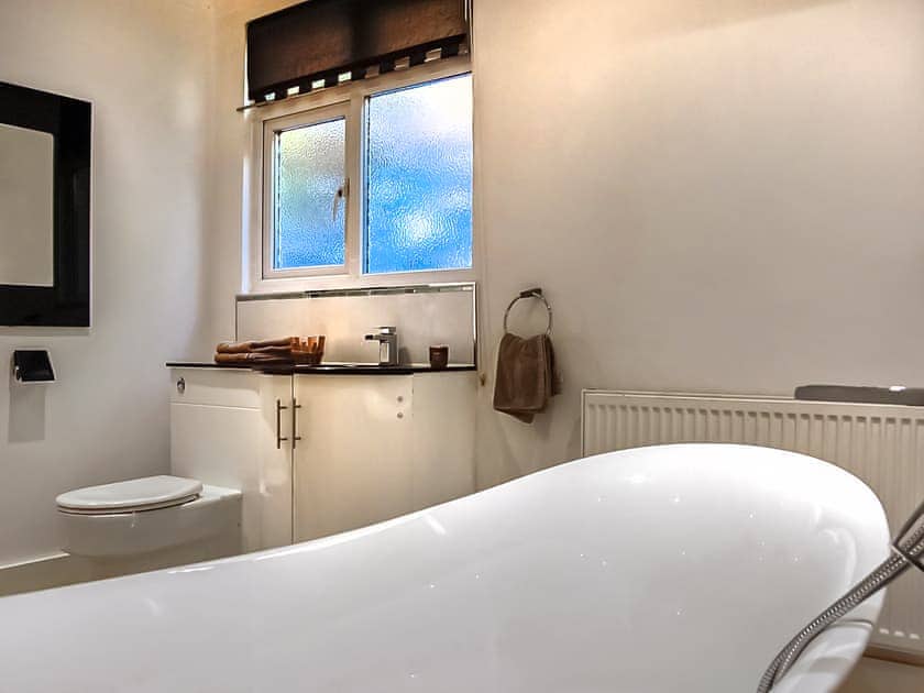 Bathroom | Tawel Fryn, Llanelltyd, near Dolgellau