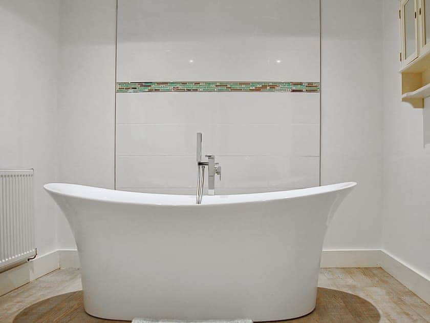 Bathroom | Tawel Fryn, Llanelltyd, near Dolgellau