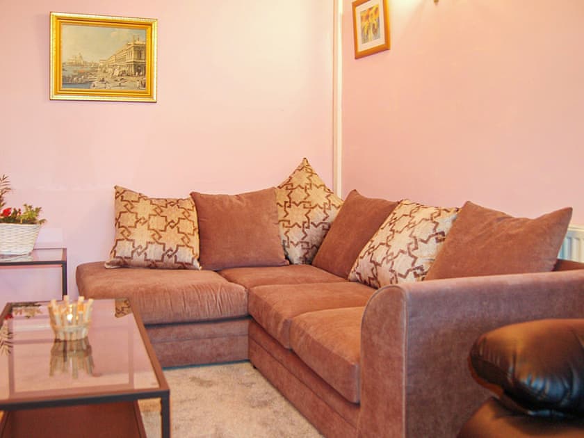Living room | Wulfrun, Tywyn