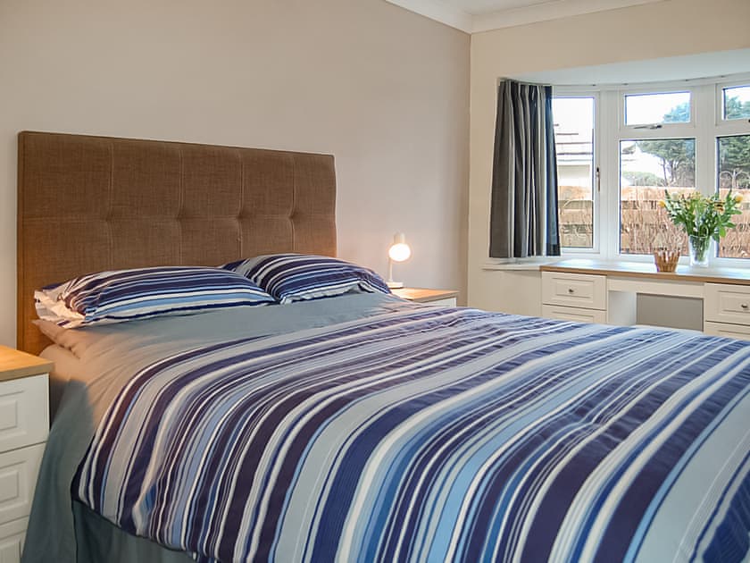 Double bedroom | Wulfrun, Tywyn