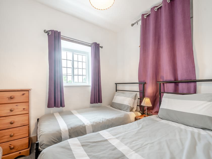 Twin bedroom | Billow Farm Annexe, Breadstone, Vale of Berkeley