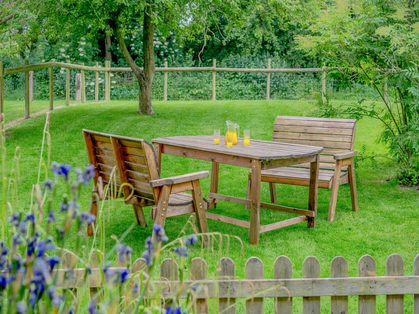 Sitting-out-area | Billow Farm Annexe, Breadstone, Vale of Berkeley