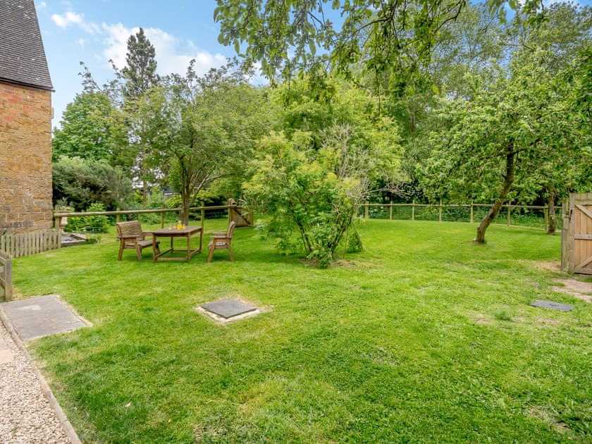 Garden | Billow Farm Annexe, Breadstone, Vale of Berkeley