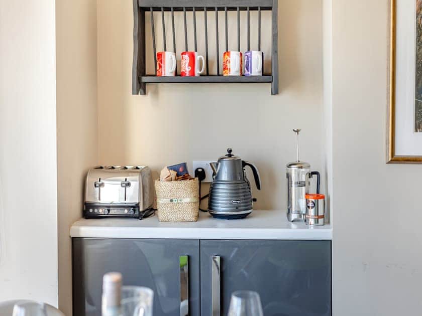 Coffee/breakfast area | Crossways Mansions, Bexhill-on-Sea