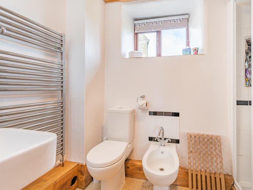 Bathroom | Orchard Cottage - Sadler House Farm Cottages, Goathland, near Whitby