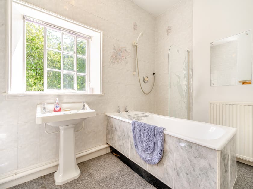 Bathroom | Belmont, Appleton Wiske