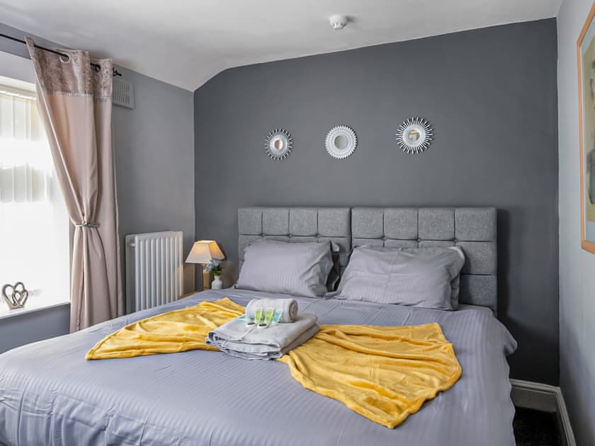 Kingsize bedroom | The Ascot, Blackpool