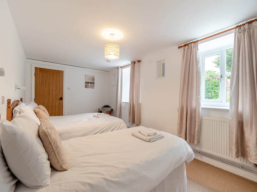 Twin bedroom | The Granary - Grange Farm Cottages, Sewerby, near Bridlington