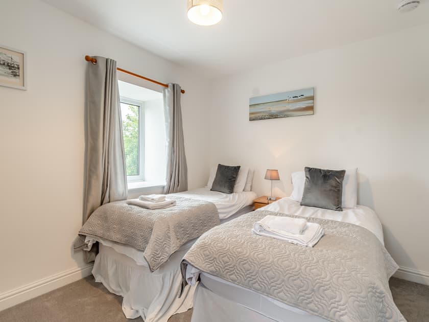 Twin bedroom | The Granary - Grange Farm Cottages, Sewerby, near Bridlington