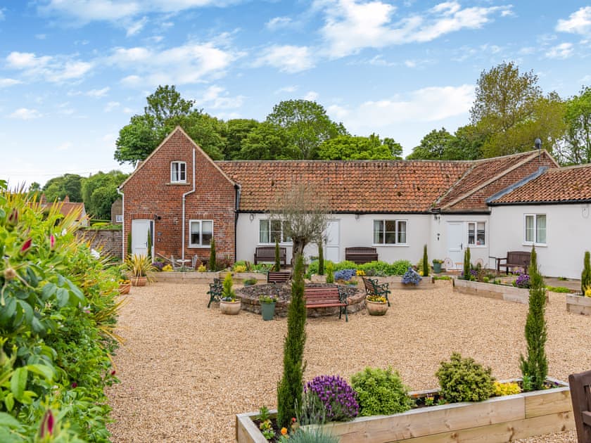 Exterior | The Granary - Grange Farm Cottages, Sewerby, near Bridlington