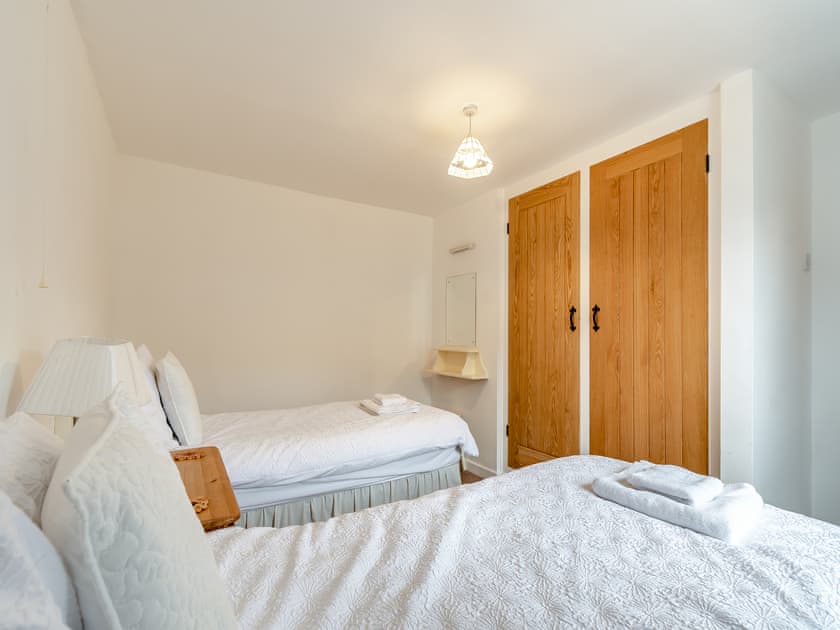 Twin bedroom | Swingletree - Grange Farm Cottages, Sewerby, near Bridlington