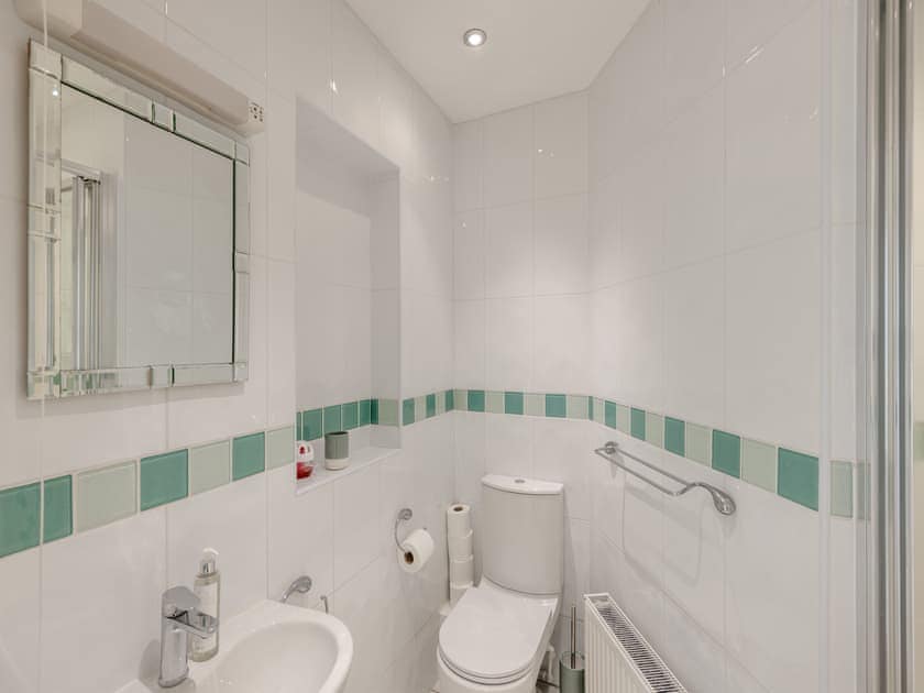 En-suite | Dyffryn Cain, Aberystwyth