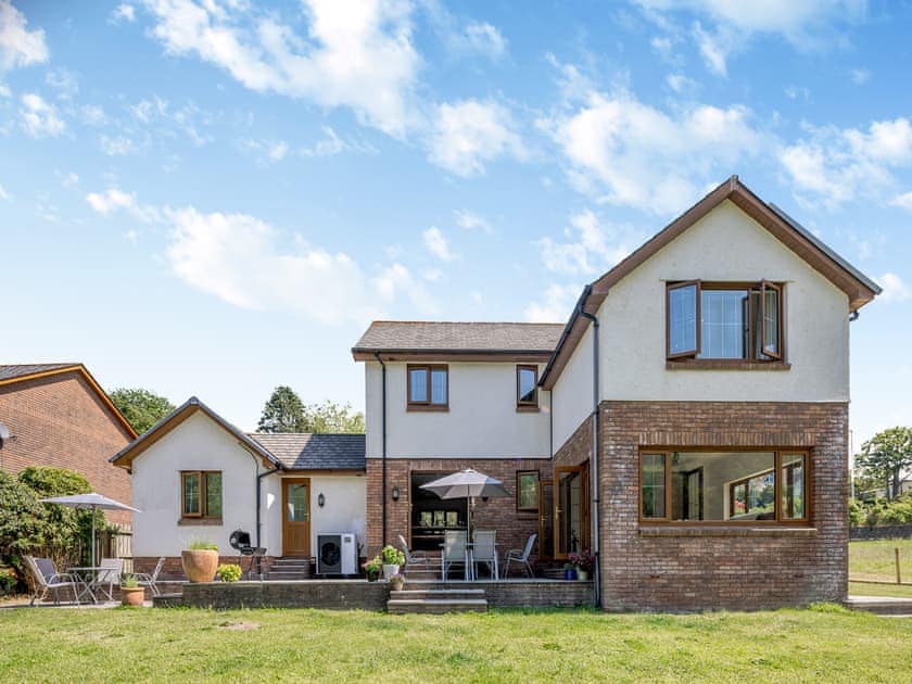 Exterior | Dyffryn Cain, Aberystwyth