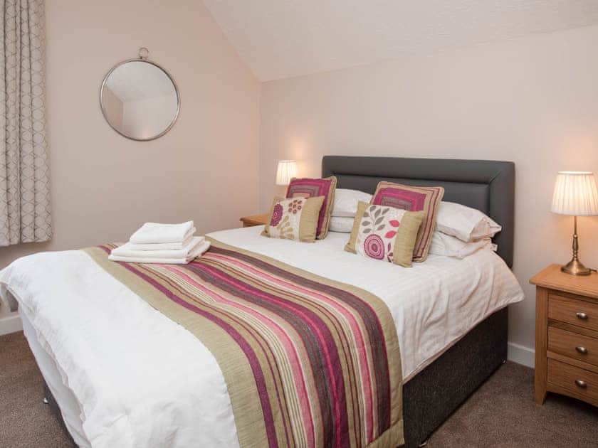 Double bedroom | Puffin Cottage - Celtic Haven Resort, Lydstep, near Tenby
