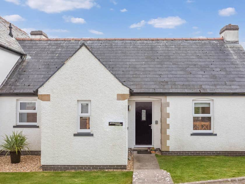 Exterior | Gatekeepers Cottage - Celtic Haven Resort, Lydstep, near Tenby