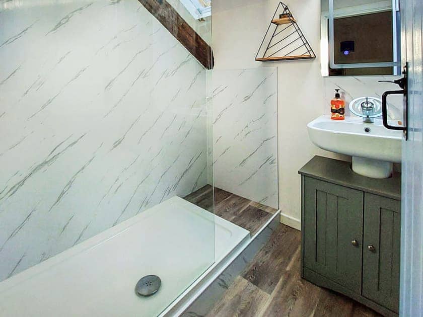 Bathroom | Cae Tudur, Barmouth