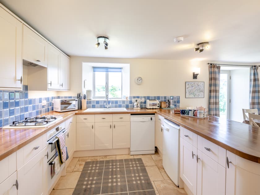 Kitchen/diner | The Long Barn - Sadler House Farm Cottages, Goathland, near Whitby