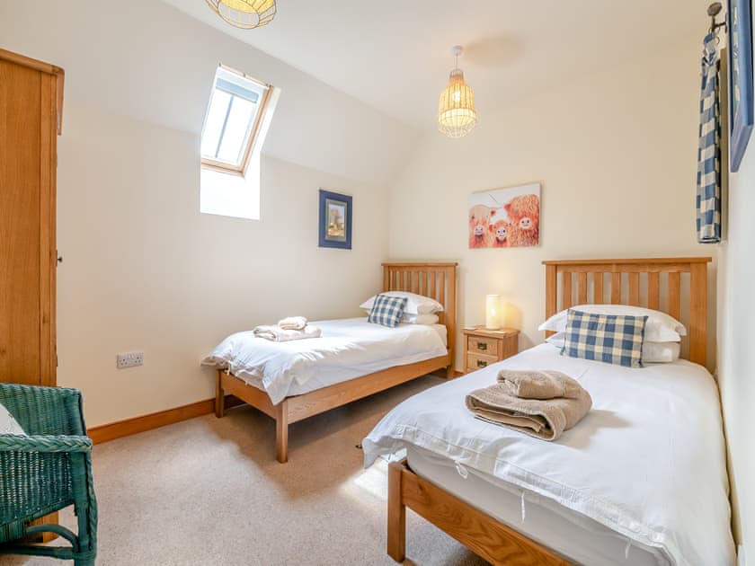 Twin bedroom | The Long Barn - Sadler House Farm Cottages, Goathland, near Whitby
