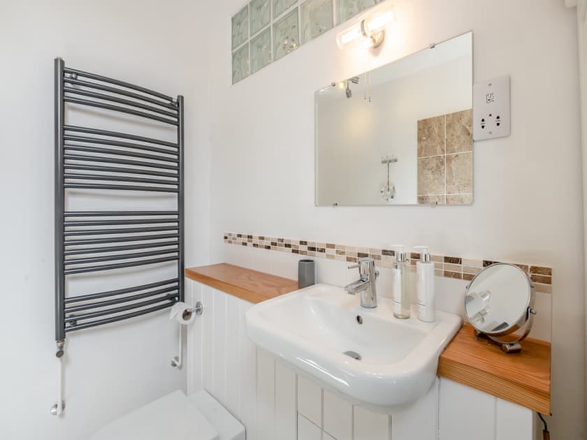 Bathroom | The Long Barn - Sadler House Farm Cottages, Goathland, near Whitby