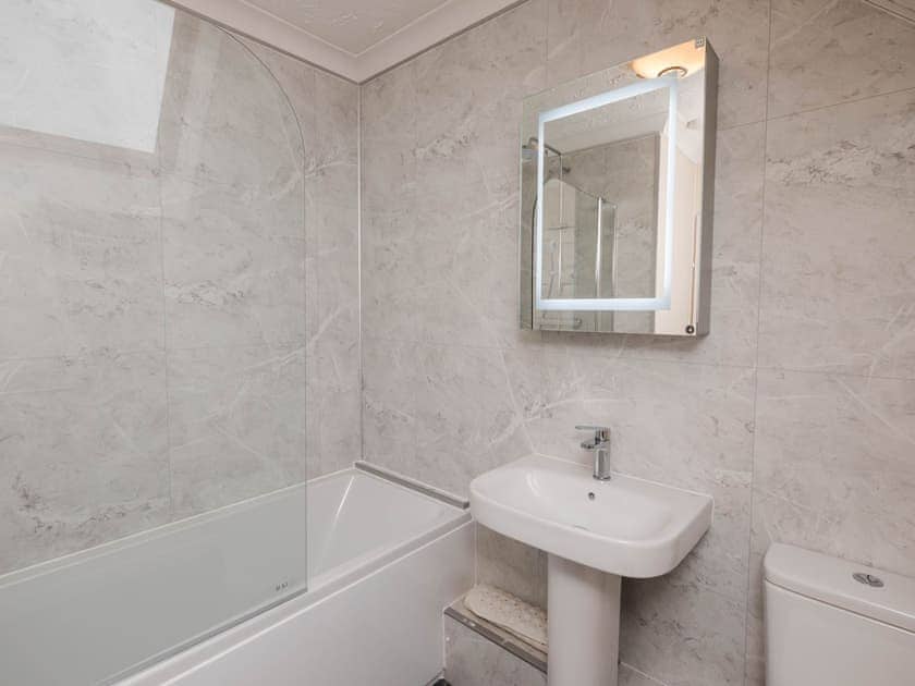 Bathroom | Dolphin Cottage - Celtic Haven Resort, Lydstep, near Tenby