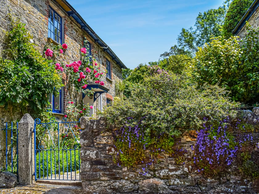 Exterior | The Farmhouse - Lanwithan Cottages, Lostwithiel