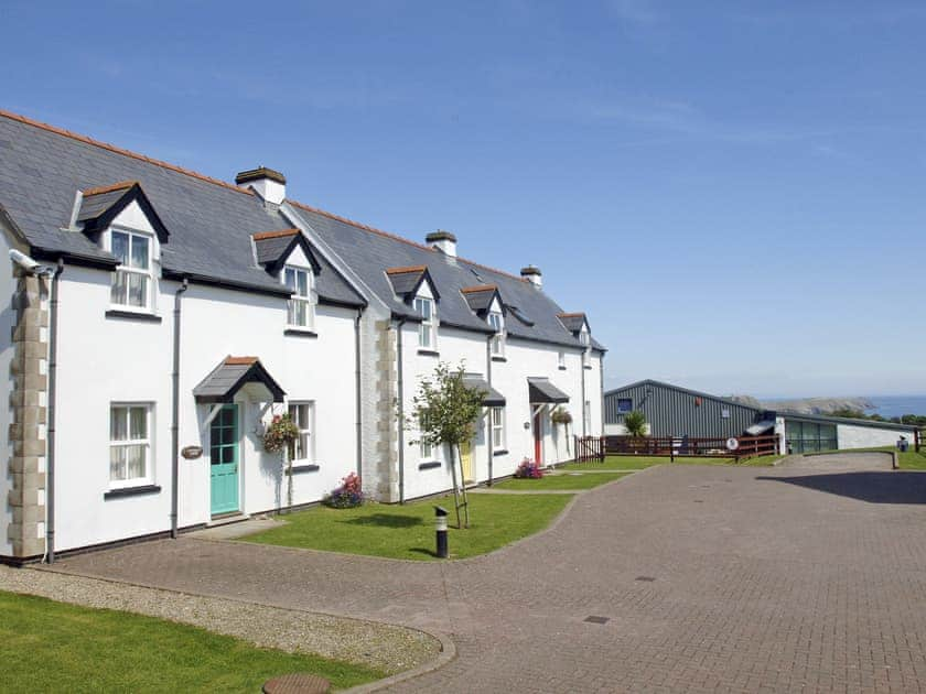 Exterior | Captain’s Lodge - Celtic Haven Resort, Lydstep, near Tenby