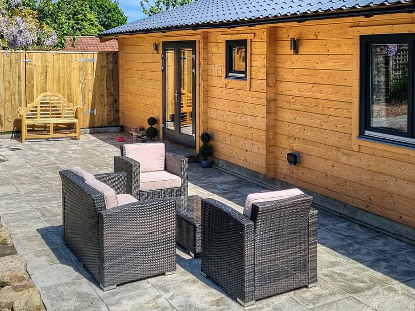 Sitting-out-area | West End Lodge, Ulrome