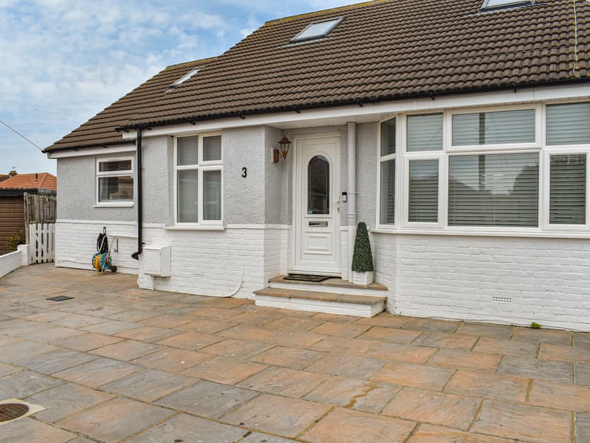 Love Lancing (ref UK44314) in Lancing