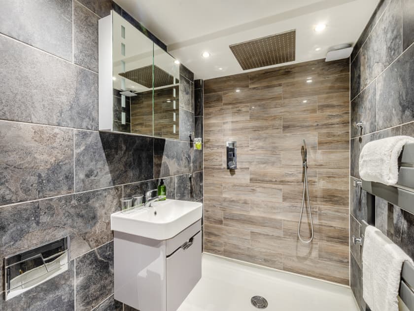 Bathroom | Squirrel Cottage, Glossop
