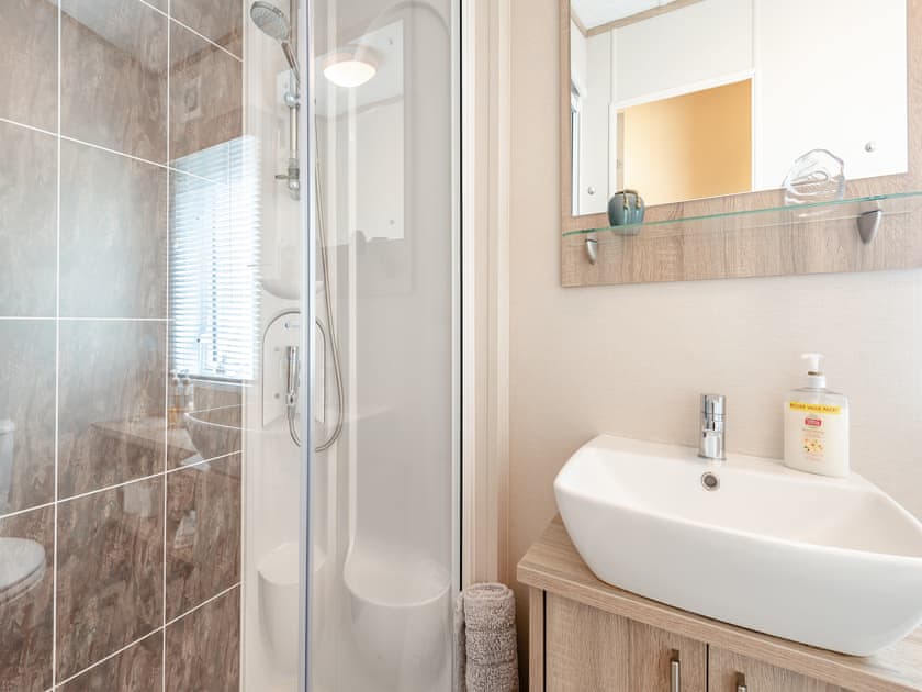 Shower room | Tradmach Lodge, Patrington