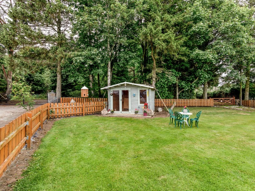 Summerhouse | Glen Nevis Cottage, Inverurie