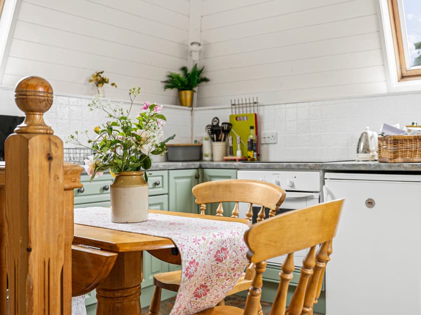 Open plan living space | Kiln - White House Cottages, Aylton, nr Ledbury