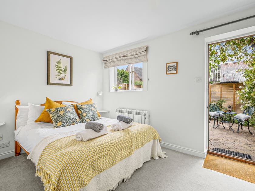 Master bedroom | Kiln - White House Cottages, Aylton, nr Ledbury