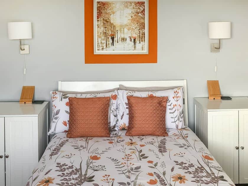 Double bedroom | Maes y Mor, Criccieth, near Porthmadog