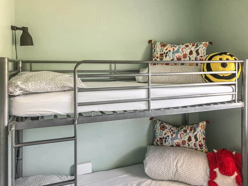 Bunk bedroom | Maes y Mor, Criccieth, near Porthmadog
