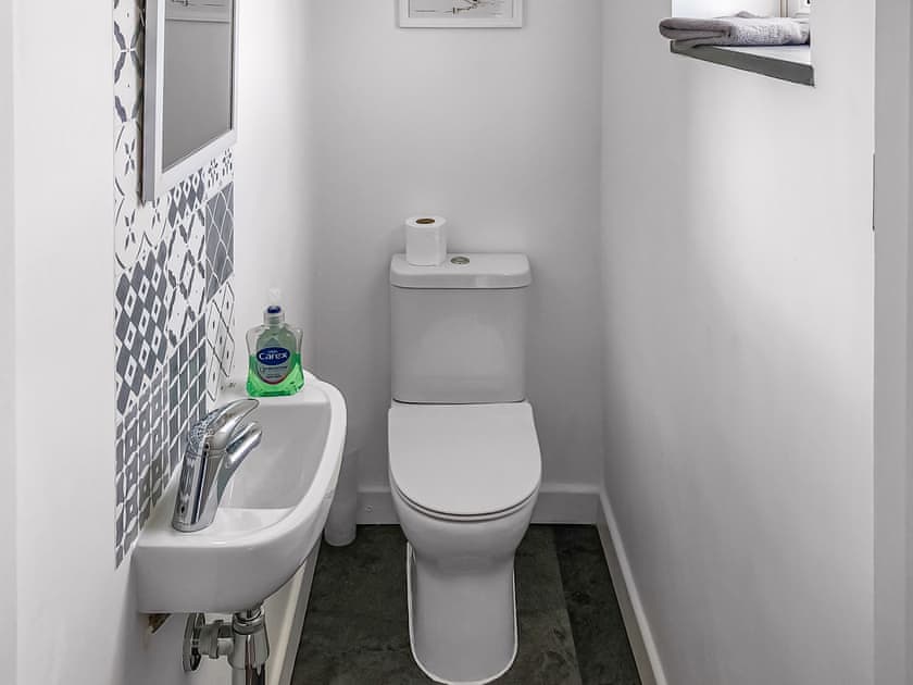 Wc and sink  | Maes y Mor, Criccieth, near Porthmadog