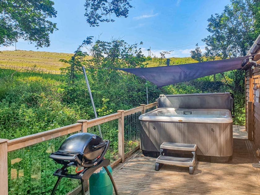 Jacuzzi | Swn Y Nant, Brecon