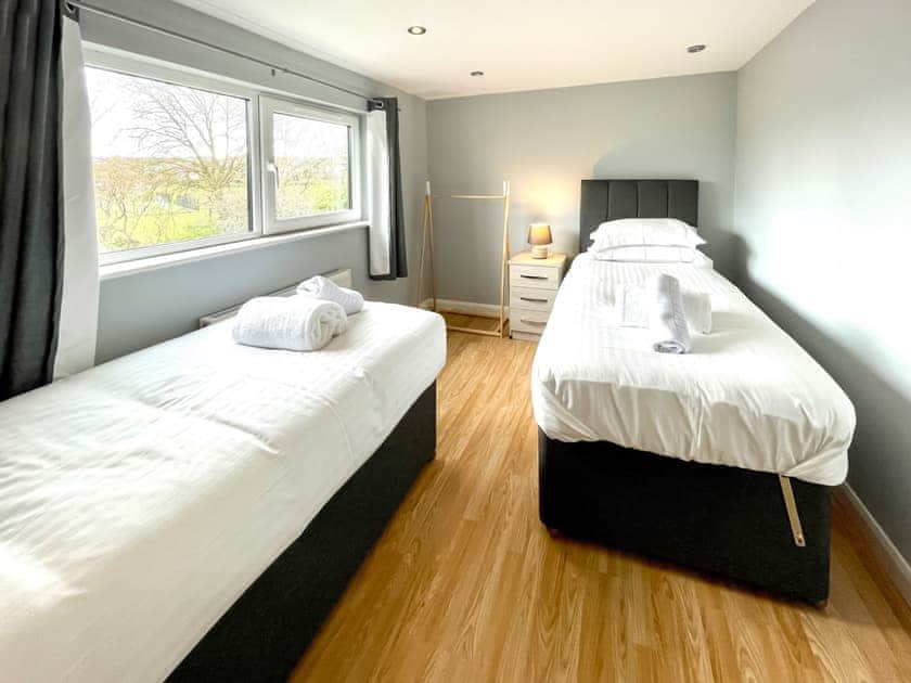 Twin bedroom | Wootton Park, Bristol