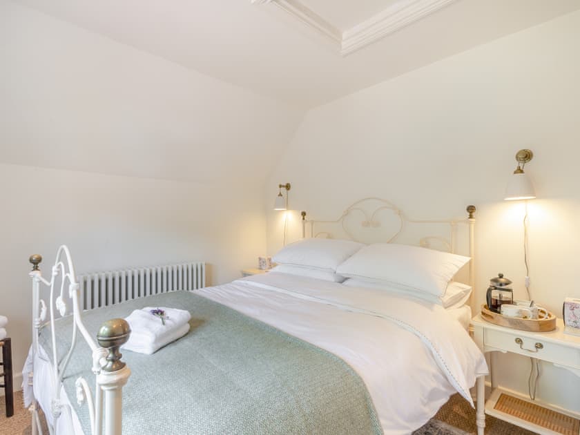Double bedroom | Hope Cottage, Barsham, near Beccles