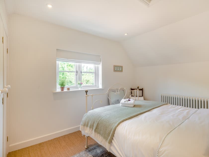 Double bedroom | Hope Cottage, Barsham, near Beccles