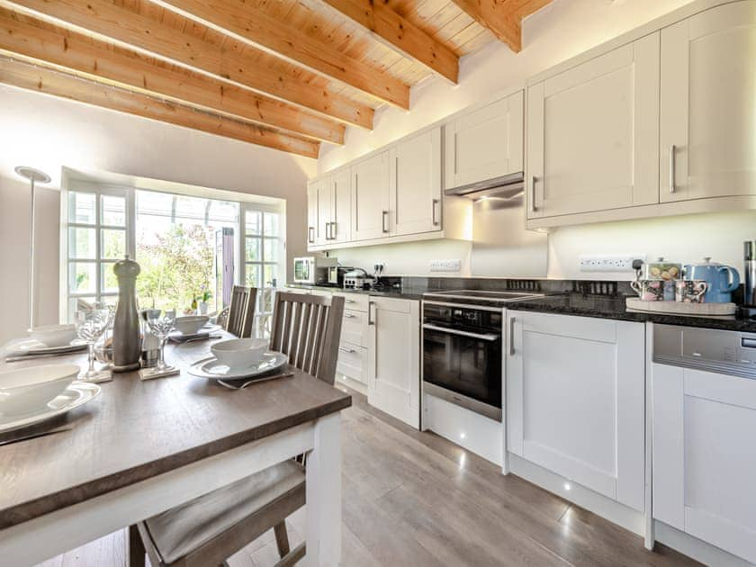 Kitchen/diner | Tan y Castell Cottage, Llanmill, near Narberth