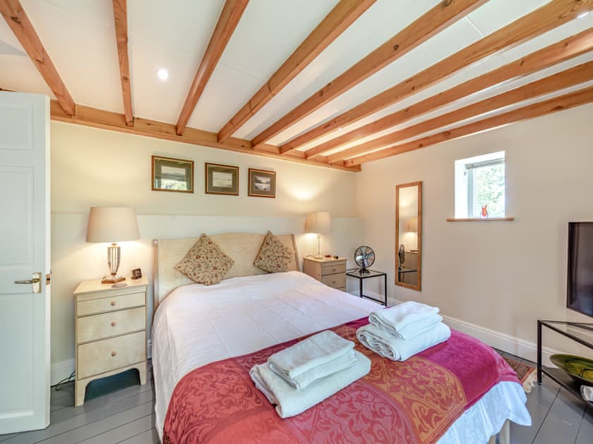 Double bedroom | Tan y Castell Cottage, Llanmill, near Narberth