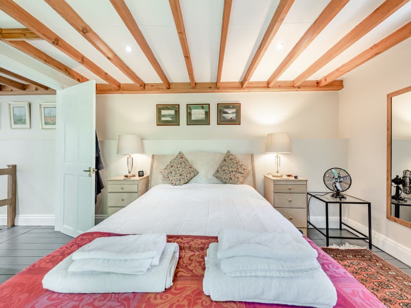 Double bedroom | Tan y Castell Cottage, Llanmill, near Narberth