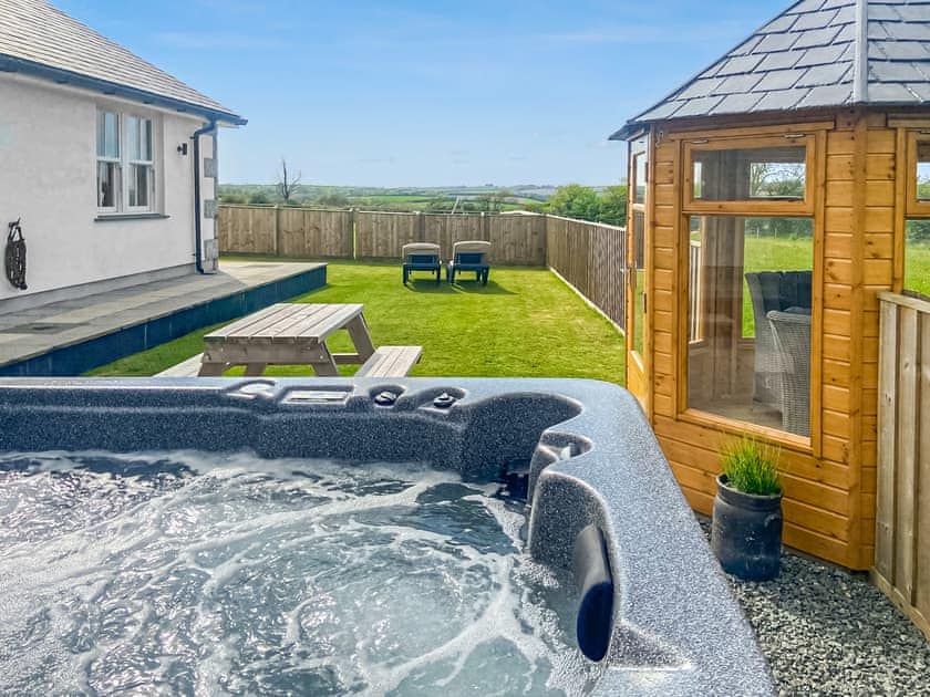 Jacuzzi | Brambles Cottage, Helston