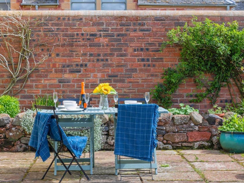 Sitting-out-area | Stable Yard Cottage - Castleton Cottages, Greenlaw, near Duns