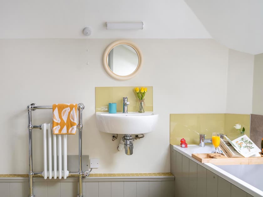 Bathroom | The Tackhouse - Castletoun Cottages, Greenlaw, near Duns