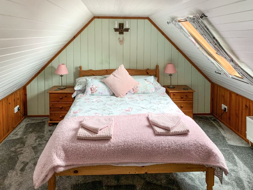 Double bedroom | The House on the Point - Lochside Retreat, Kylerhea