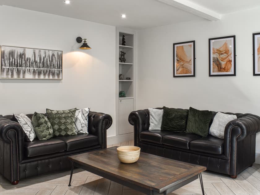 Living room/dining room | Wesley Chapel, Whitby