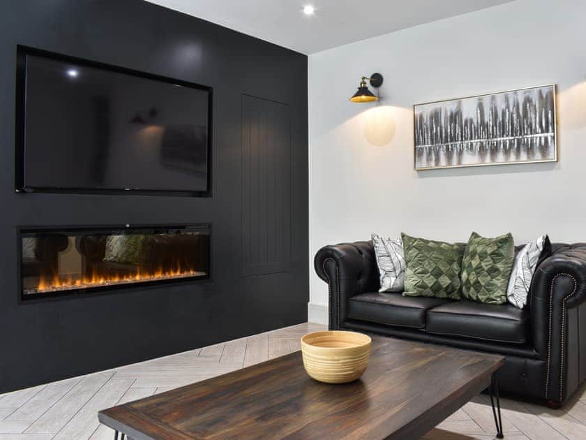 Living room/dining room | Wesley Chapel, Whitby